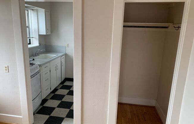 Studio, 1 bath, 280 sqft, $1,250, Unit 404