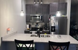 Studio, 1 bath, 589 sqft, $1,100, Unit 124-104