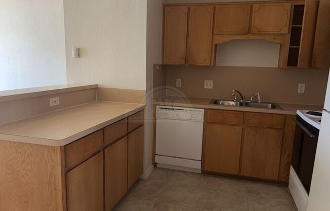 2 beds, 1.5 baths, $795