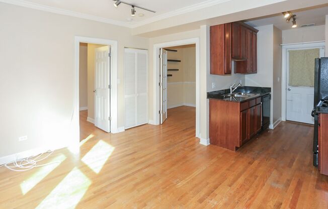 2 beds, 1 bath, 603 sqft, $2,450, Unit 628R-1N