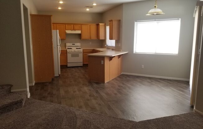 4 Bedroom Single Family!!