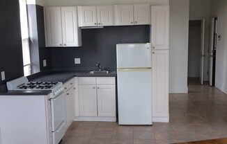 2 beds, 1 bath, 440 sqft, $3,700, Unit 11