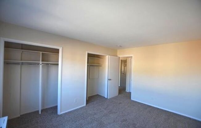 SUNNY & SPACIOUS 2 BR CONDO IS AVAILABLE IN COLLEGE PARK WALKING DISTANCE TO UMD