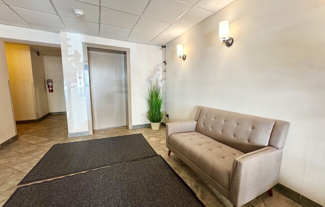 1 bed, 1 bath, 650 sqft, $2,400, Unit 3F
