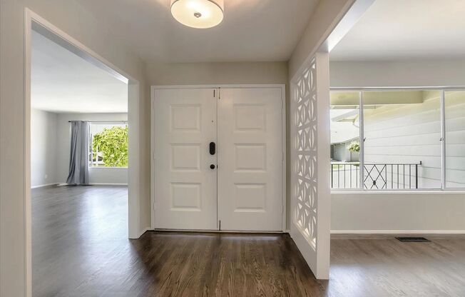 Charming San Mateo Home in a Quiet Countryside Neighborhood