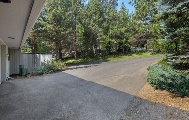 Deschutes River Furnished 3 Bed 2.5 Bath home