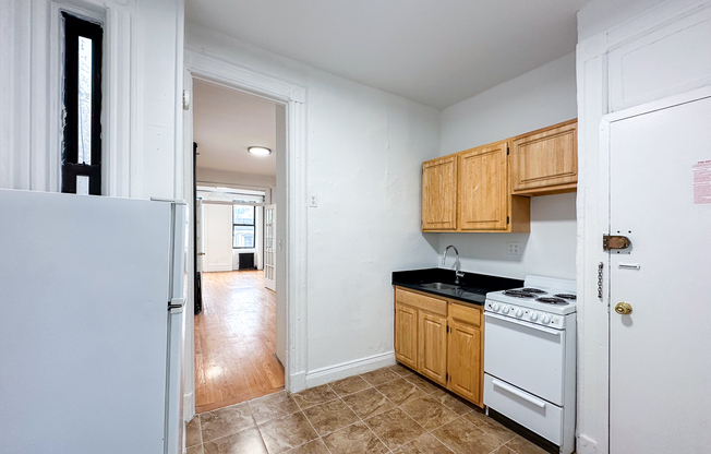 338 E 5 ST