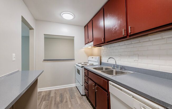 1 bed, 1 bath, 672 sqft, $1,100, Unit 2010-02