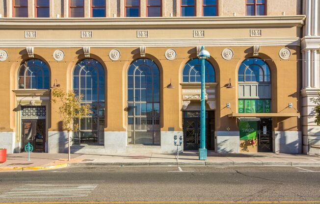 Eccentric 2 Bedroom 2.5 Bathroom Condo In Downtown ABQ!