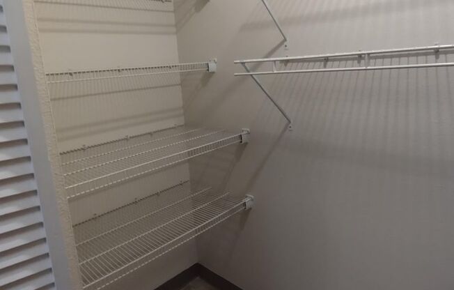 1 bed, 1 bath, 592 sqft, $1,275, Unit 023