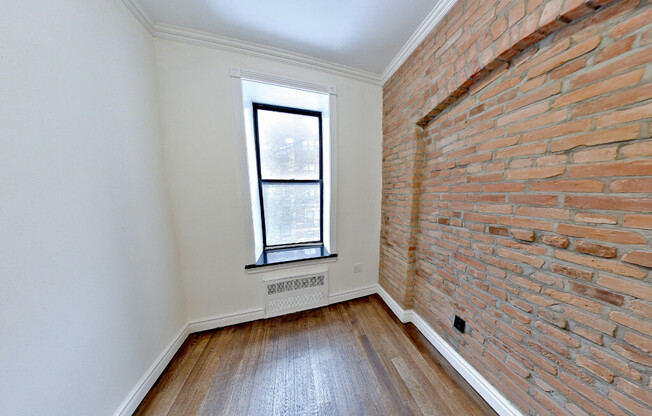 424 W 51 ST