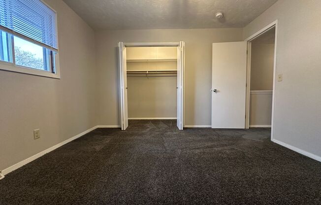 2 beds, 1.5 baths, $1,050, Unit 3