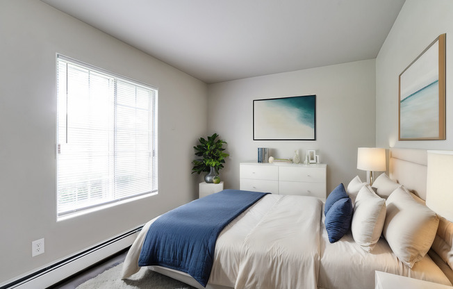 2 beds, 1 bath, 850 sqft, $1,199, Unit CC205