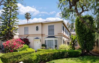 342 N Oakhurst Dr
