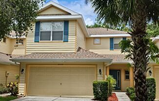 Charming 3 Bedroom townhome in gated community of Live Oak