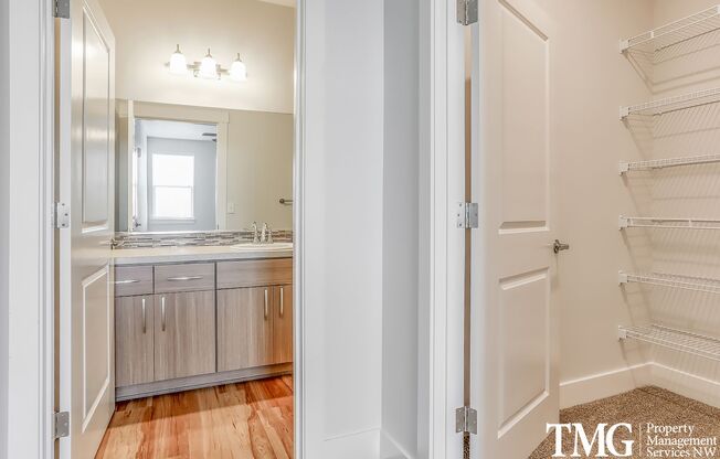 1 bed, 1 bath, 740 sqft, $1,625, Unit B230