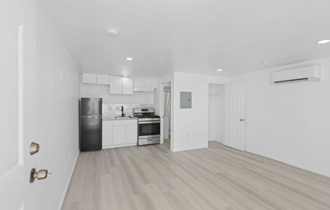 Gorgeous 2 Bed/2 bath apartment in excellent Sherman Oaks area!
