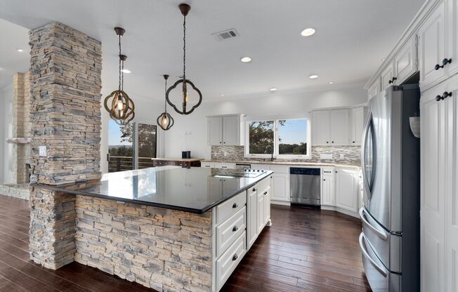 106 Confidence Cv, Lakeway, Texas 78734