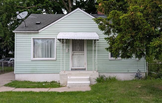 8371 House - 2 BED 1 BATH FOR RENT!