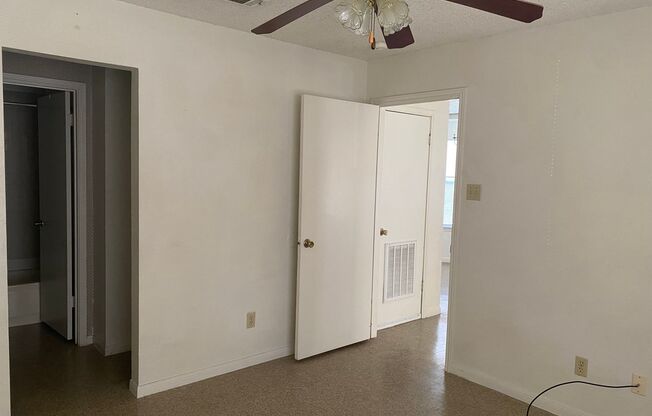 1 bed, 1 bath, 673 sqft, $850, Unit Unit 2