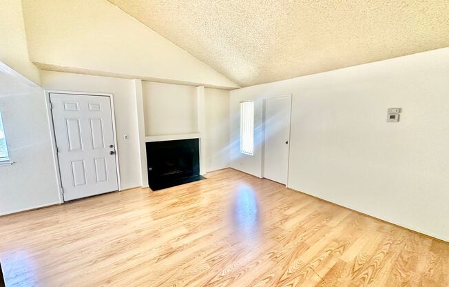 Fully Remodeled Sunnyside 2/1 in Ranchwood Gated Community