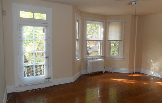 1 bed, 1 bath, 2 sqft, $1,120, Unit #201