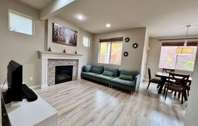 Beautiful 4BR | 2.5BA Home on Cul-de-Sac in Issaquah Highlands Top Schools & Prime Location
