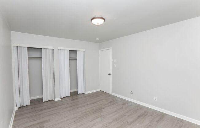 2 beds, 1 bath, $1,100, Unit 2