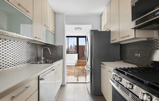 225 W 83 ST