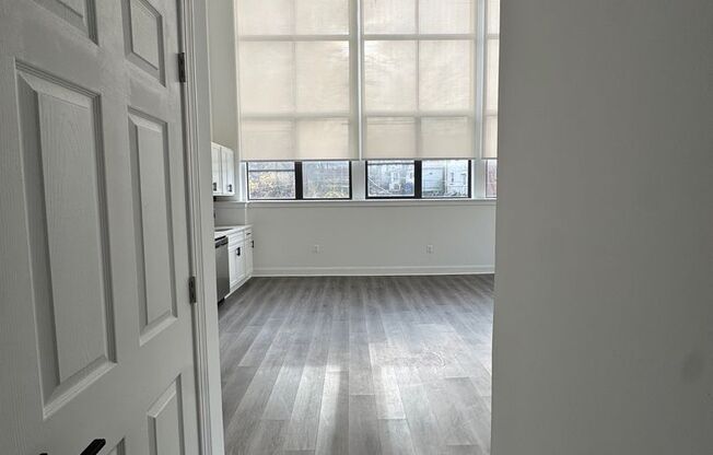 2 beds, 1 bath, 900 sqft, $1,695, Unit Unit 318