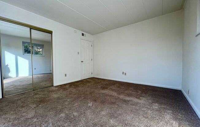 2 beds, 1 bath, $1,045, Unit A-06