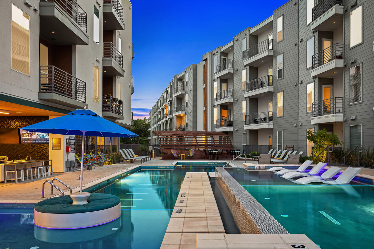 CONTEMPORARY LUXURY APARTMENTS IN AUSTIN, TX