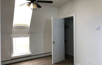 Studio, 1 bath, 336 sqft, $750, Unit Apt 4