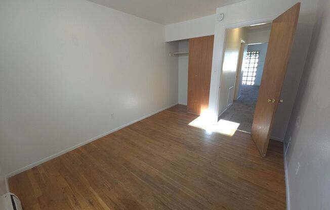 2 beds, 1 bath, $1,800, Unit 6