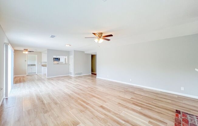Santa Ana - Gorgeous Interior Remodel 4 bed 2 bath House - Central Air - 2 Car Garage!