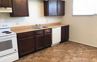 2 beds, 1 bath, $700, Unit 1W01