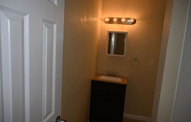 1 bed, 1 bath, $895