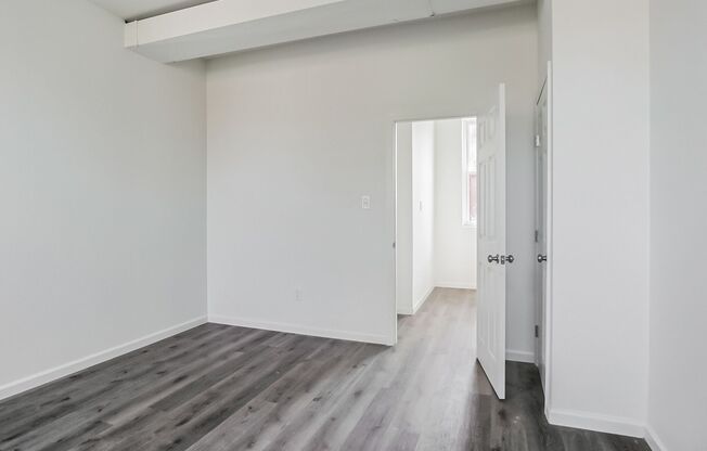 2 beds, 1 bath, 1,050 sqft, $1,200, Unit 3304 2F