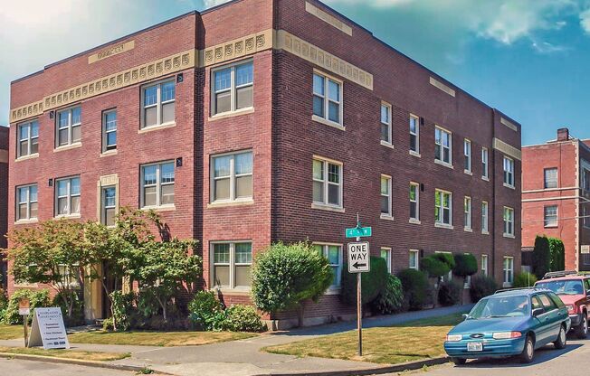 Marianne Apartments - 1 Month Free Rent