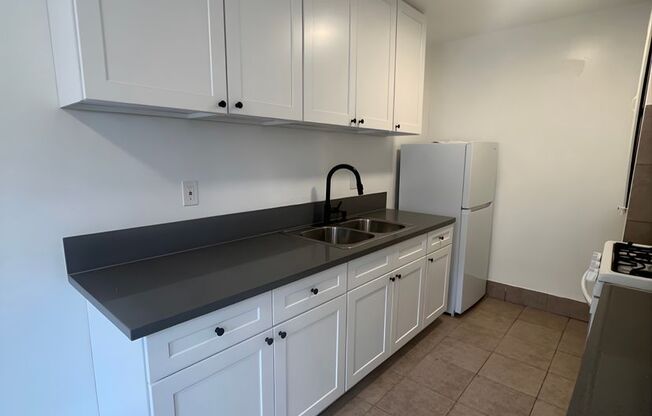 1 bed, 1 bath, $2,200, Unit 13410