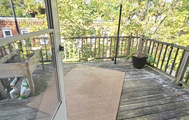 4 Mead St