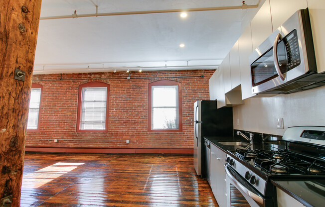 Studio, 1 bath, 650 sqft, $3,000, Unit W105