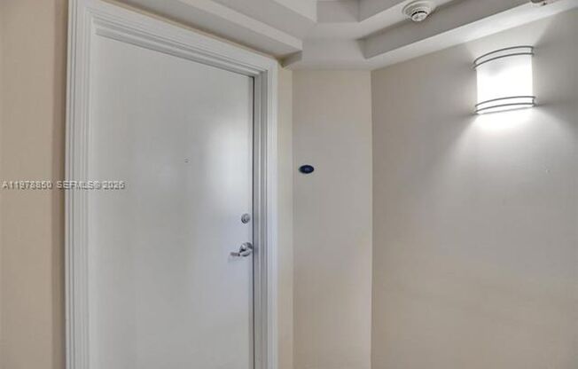 6917 Collins Ave # 915 (A11978850)