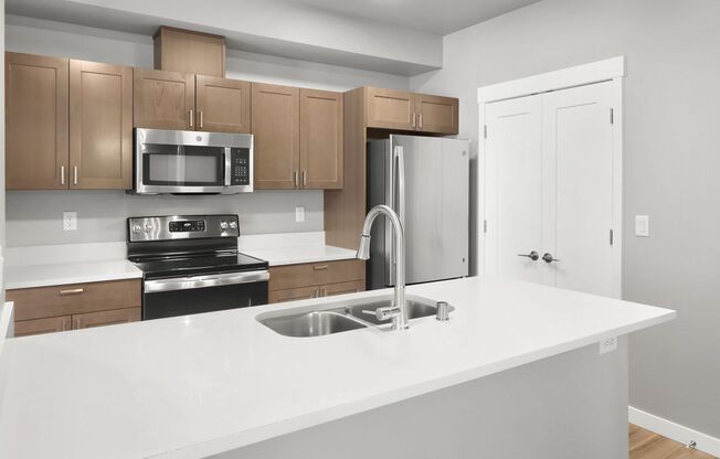 2 beds, 2 baths, 919 sqft, $2,020, Unit 403