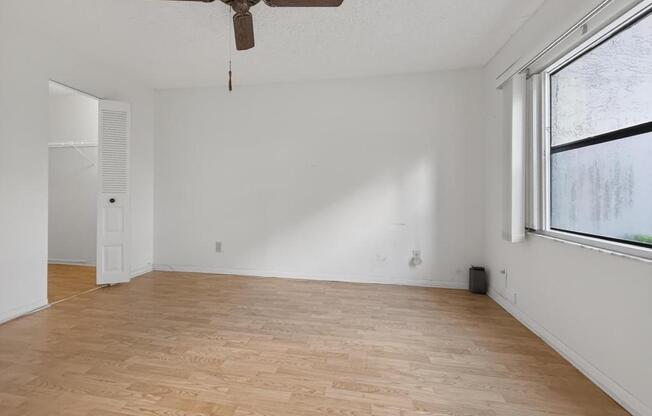 2 beds, 2 baths, 806 sqft, $2,000
