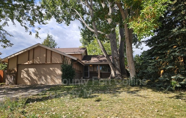 2625 ADOBE DR
