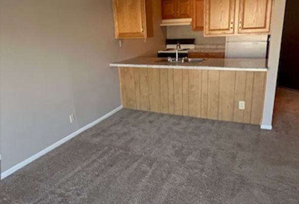 1 bed, 1 bath, 615 sqft, $839, Unit 230