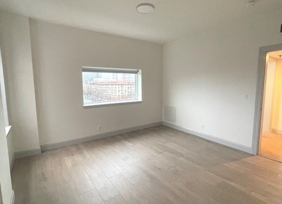 4 beds, 2 baths, 1,600 sqft, $7,995, Unit 701