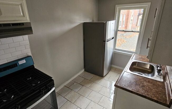 1 bed, 1 bath, 700 sqft, $1,595, Unit APT P-1