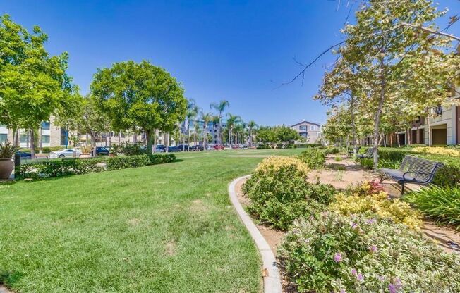 Tri-Level Townhome Condo for Rent – 2 Bed, 2.5 Bath